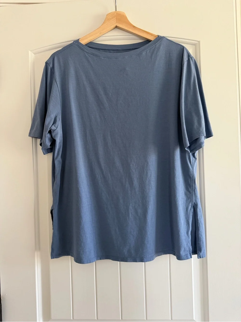 Lululemon Relaxed-Fit Boat Neck Women’s T-Shirt in Oasis Blue Size Medium Active